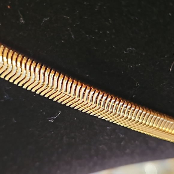 Gold Tone Vintage 18" Long Snake Necklace - Picture 3 of 6